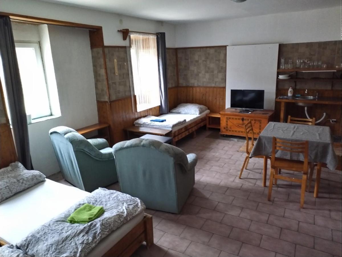U Dragouna Cholina Exteriör bild